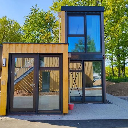 Modern Ausgebauter Ueberseecontainer Als Tiny House Wertheim Luaran gambar